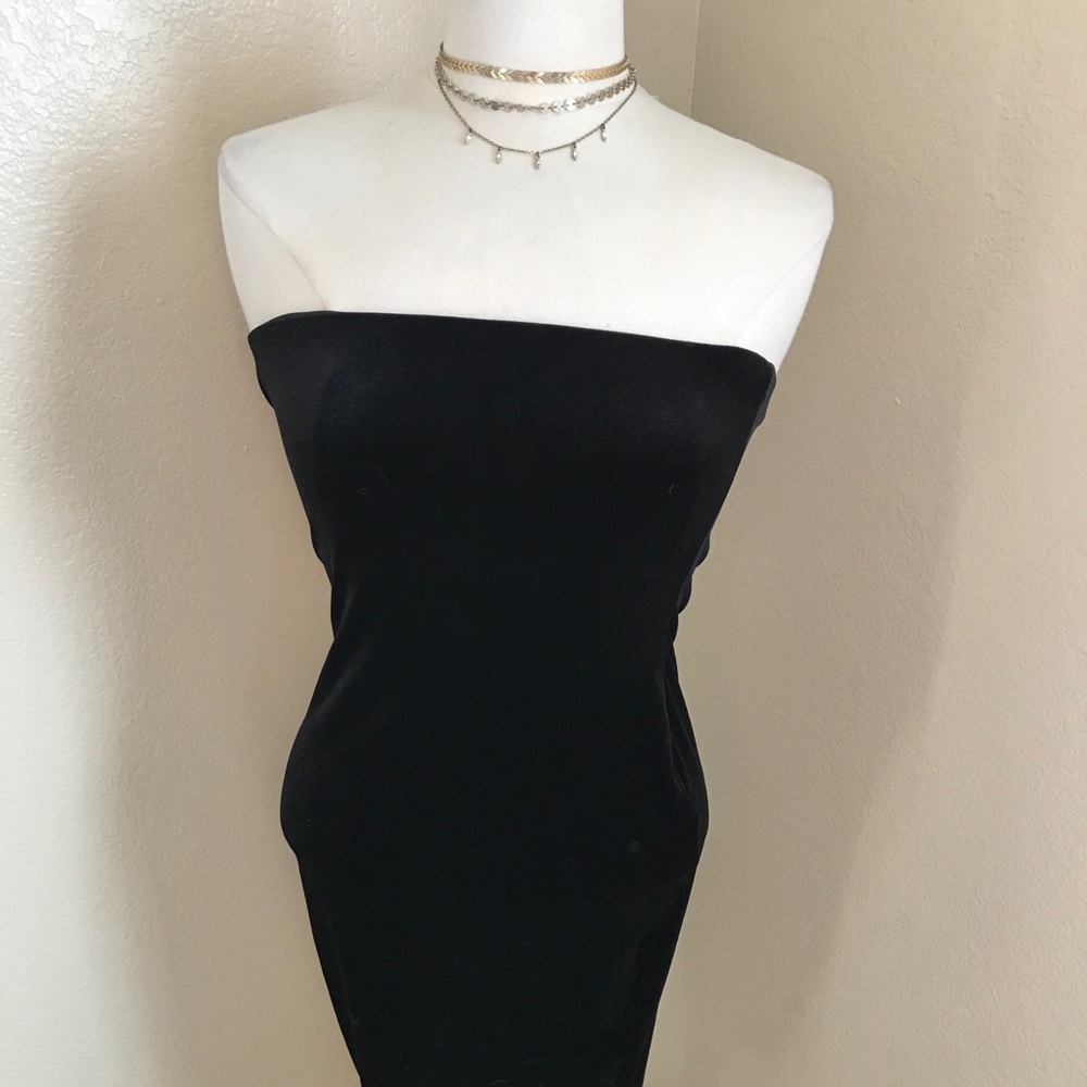 Boohoo | Black Velvet Tube Dress, Size 2